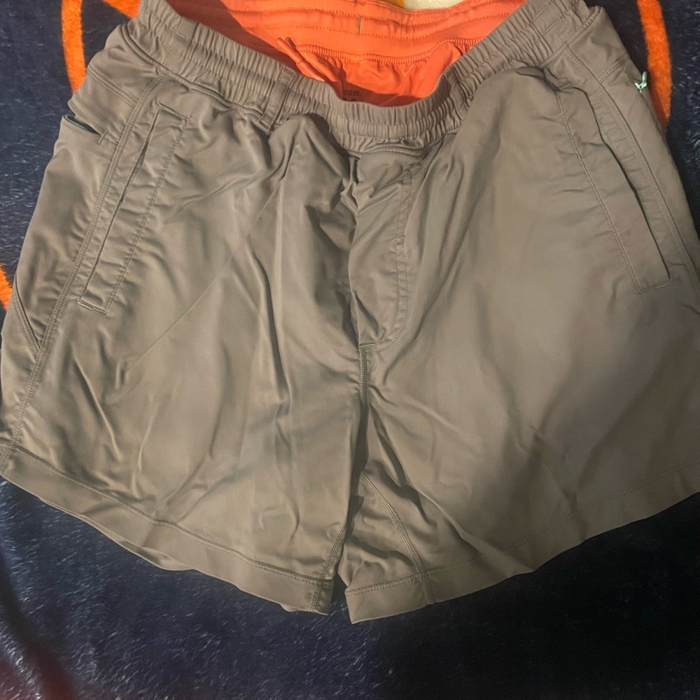 Light Khaki Athletic Shorts for Outdoor Activities